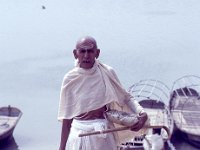 India 1987 pelgrim at pelgrim place, Ganga  and Yamuna meet, Prayagraj, Allahabad