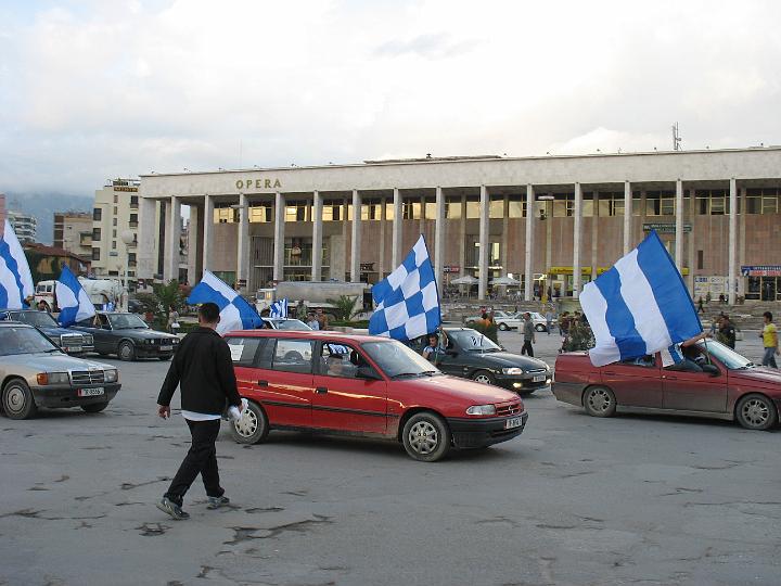 amg_1914.jpg - Tirana, Skanderbej plein, FC Tirana heeft gewonnen
