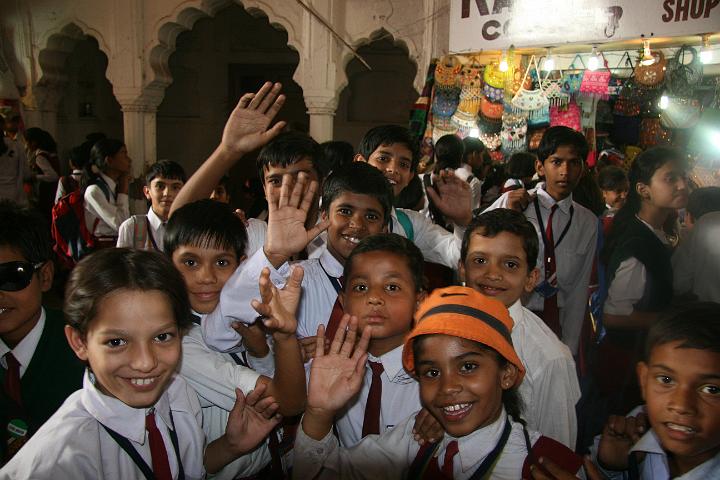 20081102-099india.jpg - enthousiaste kinderen