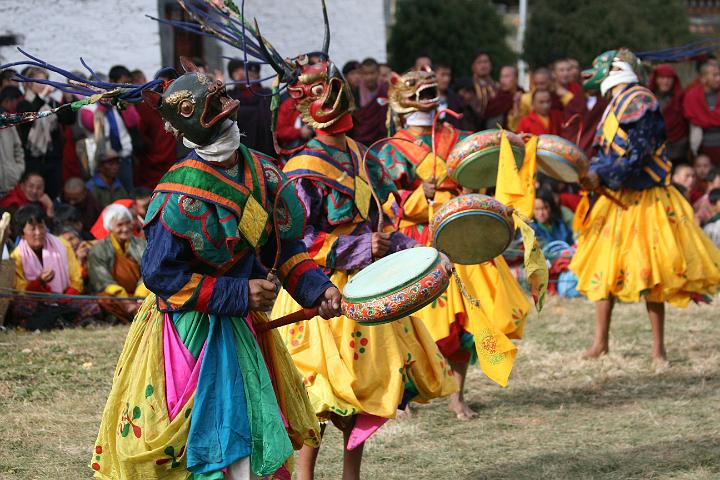 20081115-330bhutan.jpg - Jambay Lakhang festival in Bumthang
