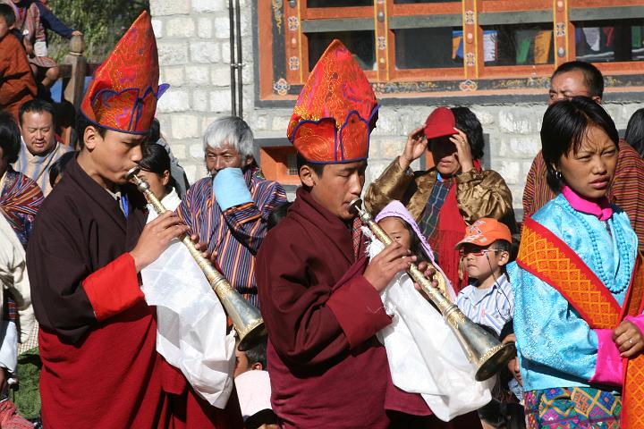 20081116-394bhutan.jpg - Jambay Lakhang festival in Bumthang