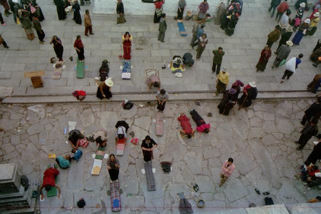4618.jpg - pelgrims prostrating in front of Jokhang temple in Lhasa