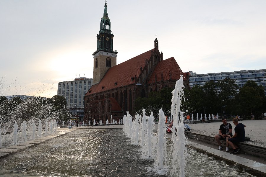 Wasserkaskaden bij de Marienkirche