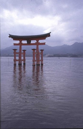 japan127.JPG - Itsukushima Shrine, Miyajima, Hiroshima.