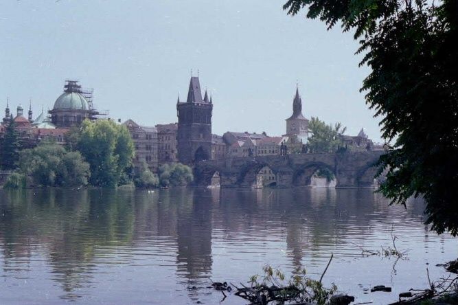 t329.jpg - View of Prague. Blik op Praag: Karelsbrug